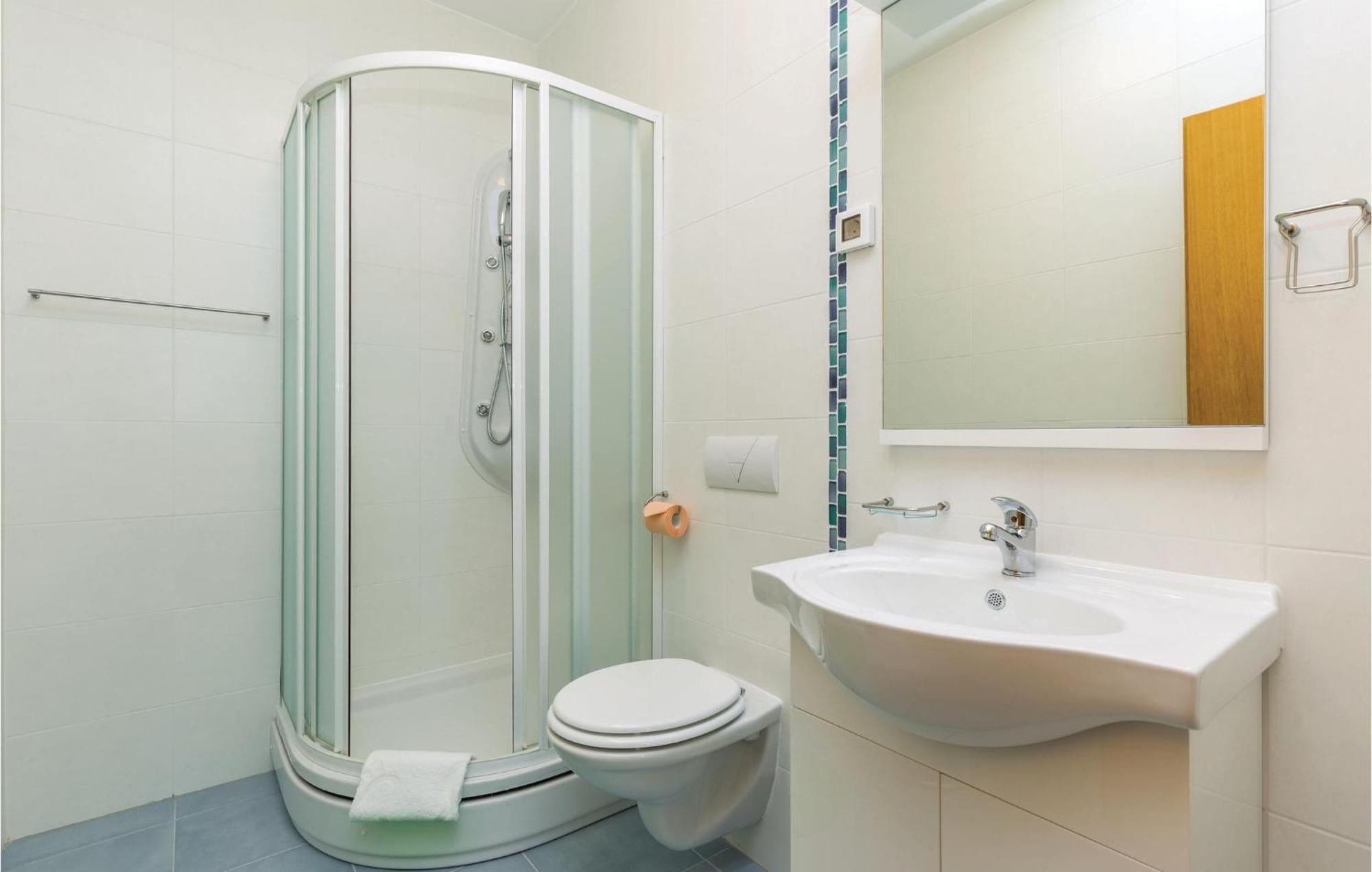 Cozy Apartment In Crikvenica With House Sea View 외부 사진