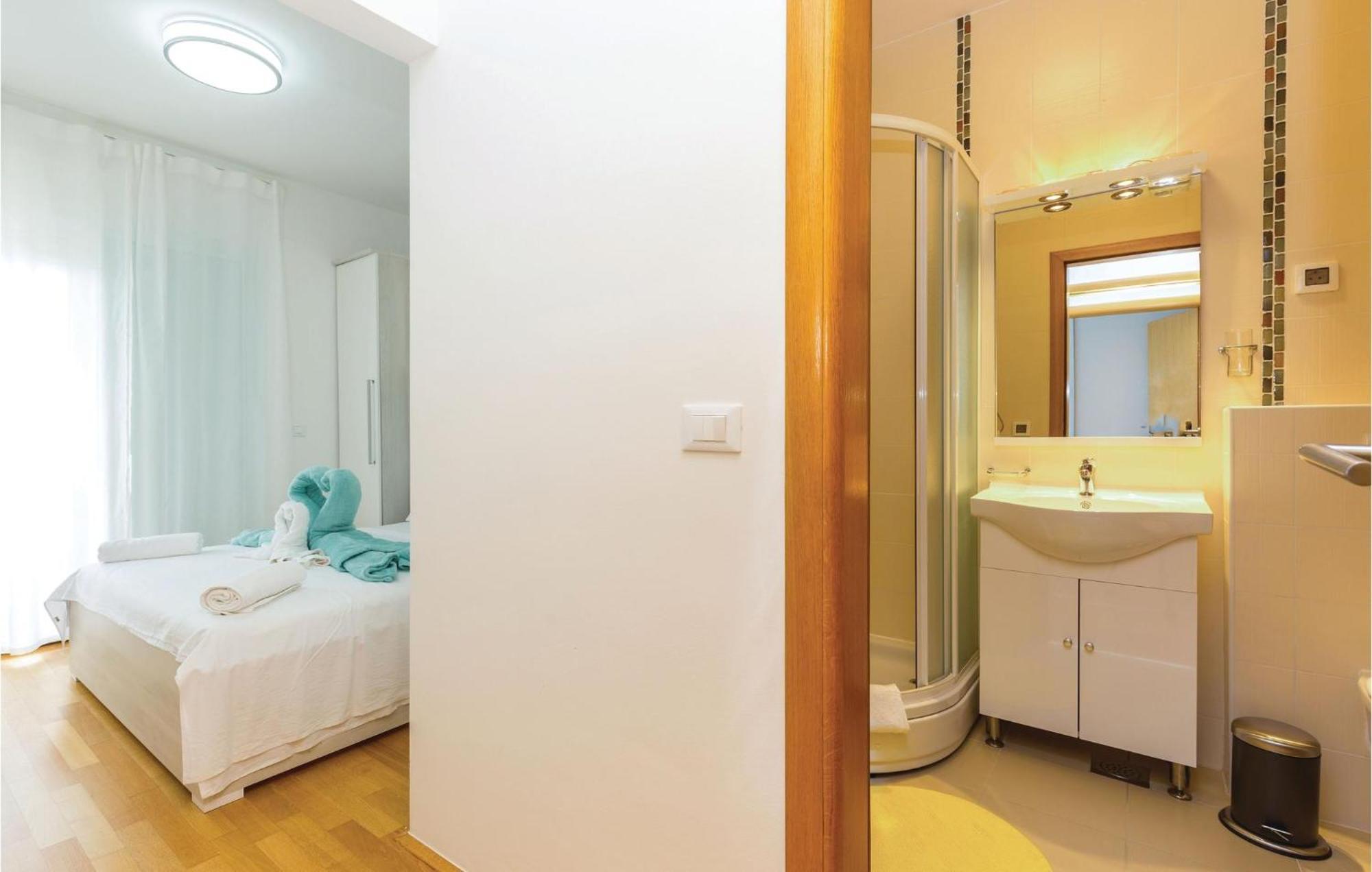 Cozy Apartment In Crikvenica With House Sea View 외부 사진