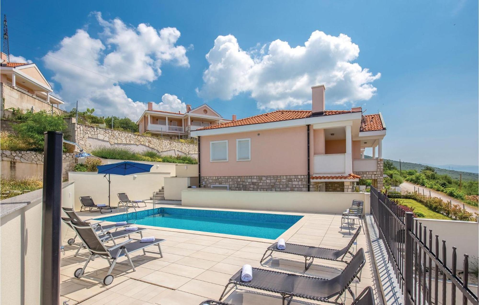 Cozy Apartment In Crikvenica With House Sea View 외부 사진