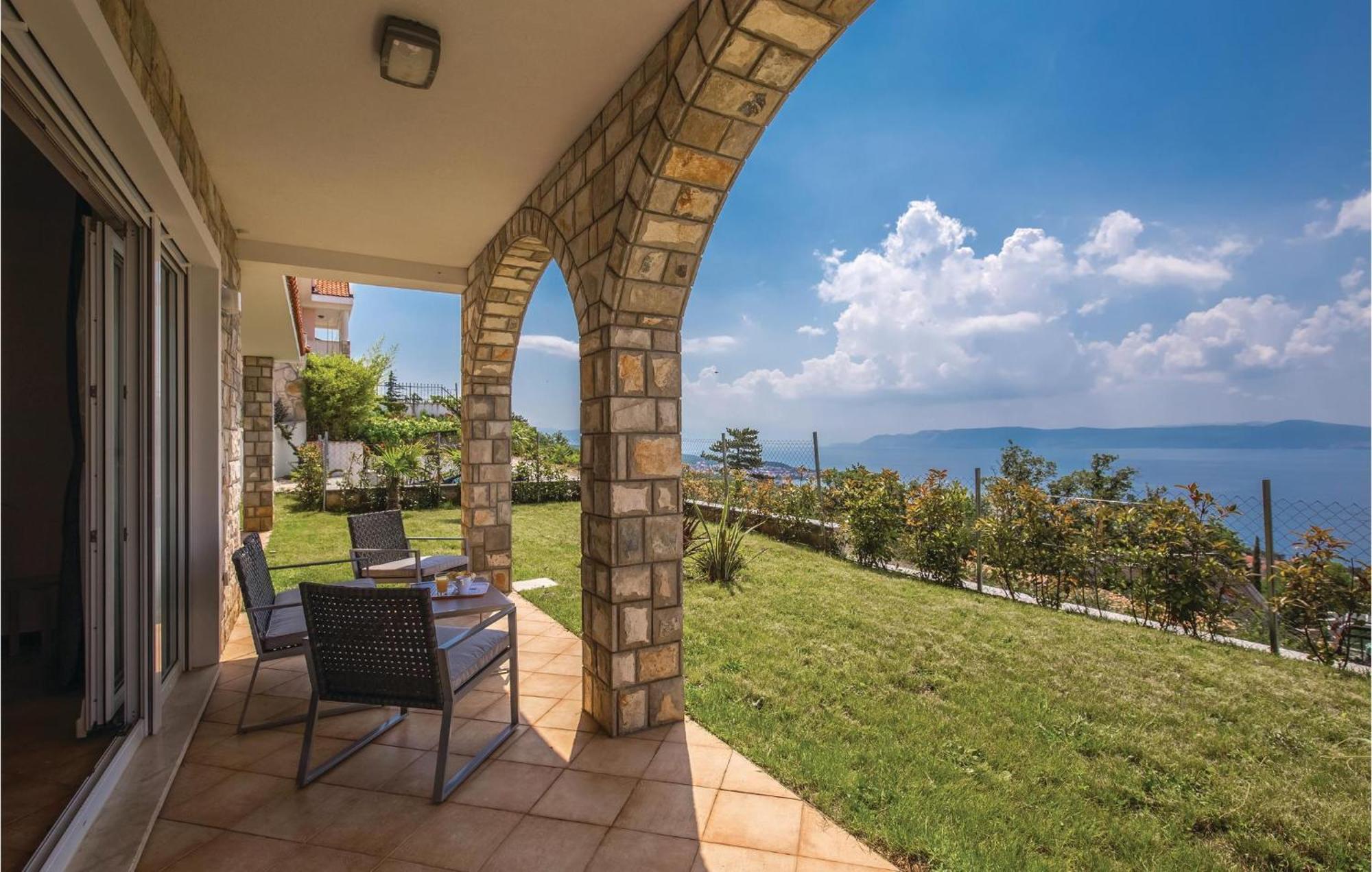 Cozy Apartment In Crikvenica With House Sea View 외부 사진
