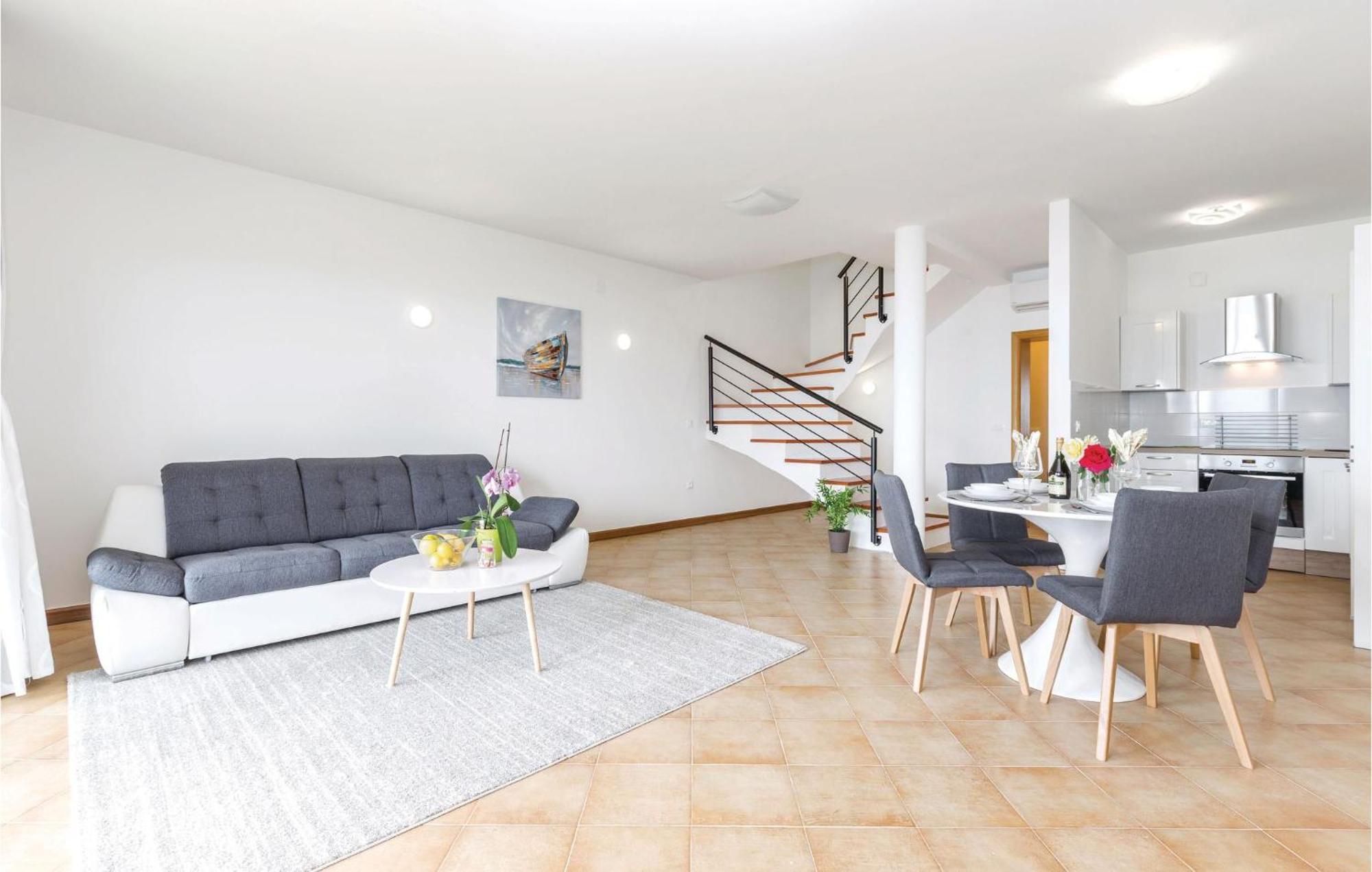 Cozy Apartment In Crikvenica With House Sea View 외부 사진